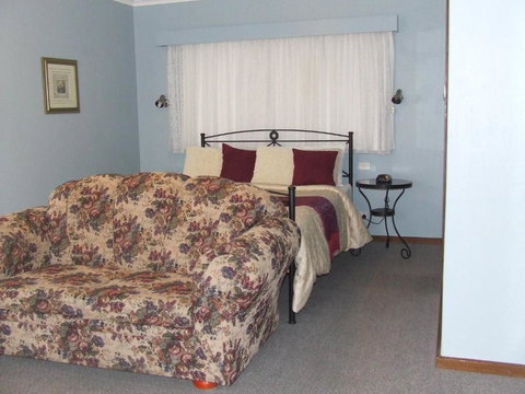 Beachport Motor Inn - Mackay Tourism 2