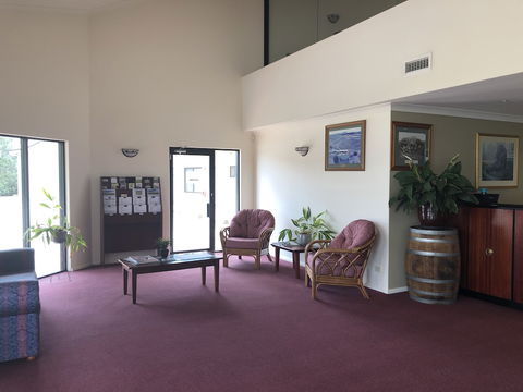 Turners Vineyard Motel And Function Centre - Mackay Tourism 6