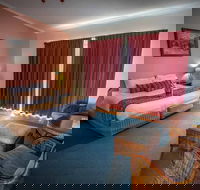 Eagle Heights Mountain Hotel - Mackay Tourism