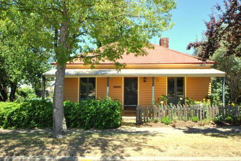 Cooma Cottage - Mackay Tourism 5