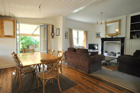 Cooma Cottage - Mackay Tourism 3