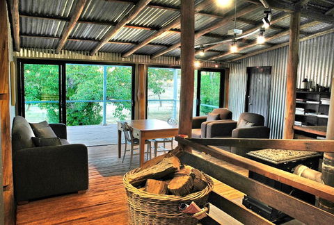 Black Sheep Inn - Mackay Tourism 5