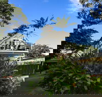 Port Douglas Cottage and Lodge - Mackay Tourism