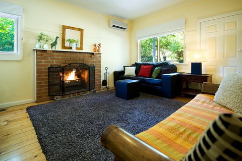 Apple Tree Cottage - Mackay Tourism 6