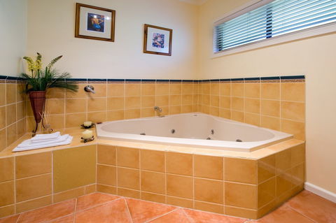 Apple Tree Cottage - Mackay Tourism 2