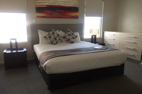 One30 Esplanade Serviced Apartments - Mackay Tourism 1