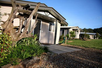 Yabbaloumba Retreat - Mackay Tourism 3