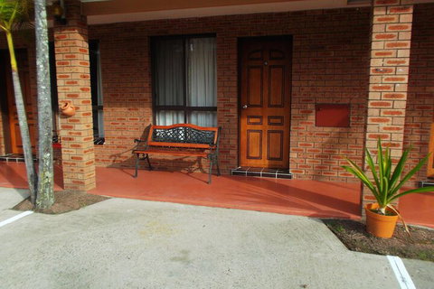 Bulahdelah Motor Lodge - Mackay Tourism 1