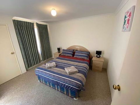 Port Bouvard Beach Holiday Home Mandurah - Mackay Tourism 3