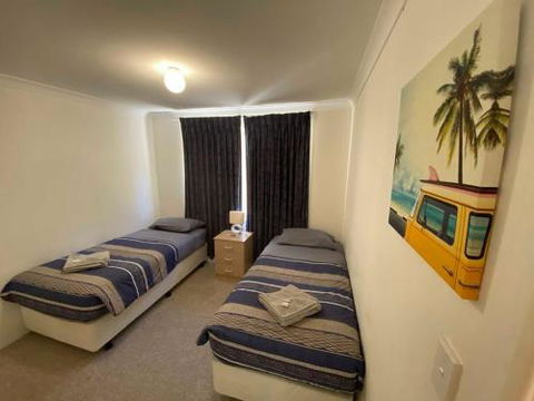 Port Bouvard Beach Holiday Home Mandurah - Mackay Tourism 4