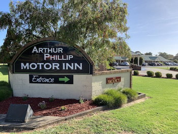 Arthur Phillip Motor Inn - Mackay Tourism 0
