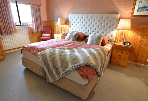 Hotel Pension Grimus - Mackay Tourism 6