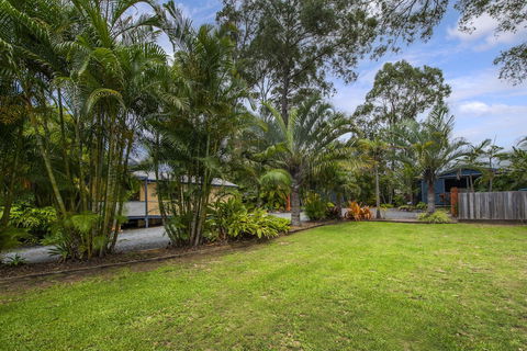 Safety Beach Ocean Bungalows - Mackay Tourism 1
