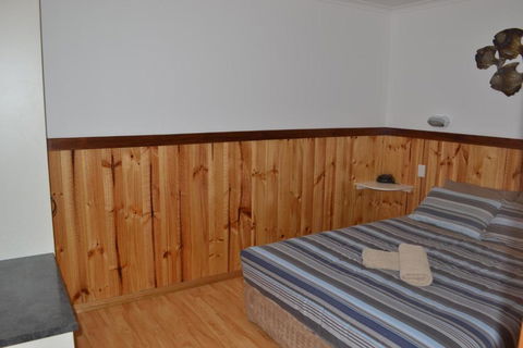 Captain Cook Holiday Park - Mackay Tourism 1