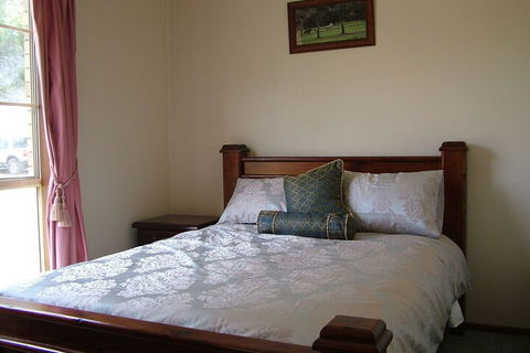 Halls On Falls Homestead - Mackay Tourism 5