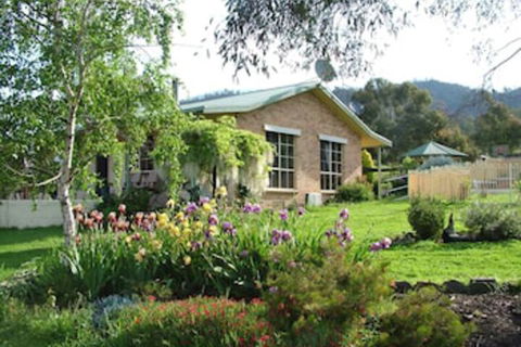 Halls On Falls Homestead - Mackay Tourism 0