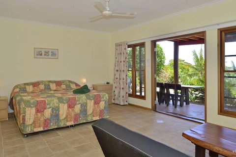Escape 1770- Adults Only - Mackay Tourism 6