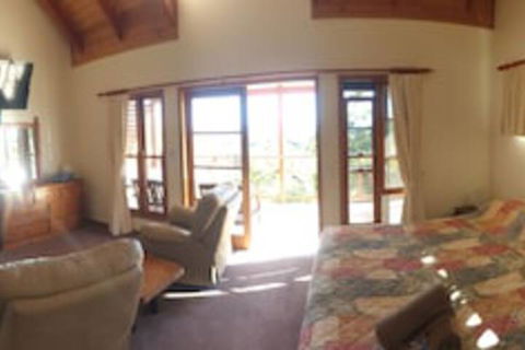 Escape 1770- Adults Only - Mackay Tourism 0
