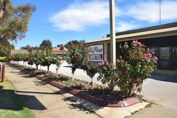 Big River Motel - Mackay Tourism 1