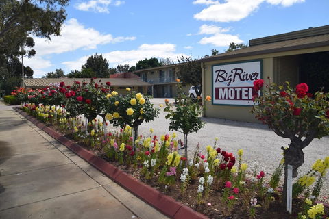Big River Motel - Mackay Tourism 4