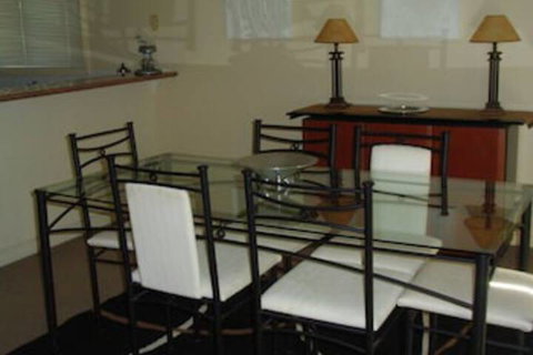 Golf View Apartment 7 - Mackay Tourism 7