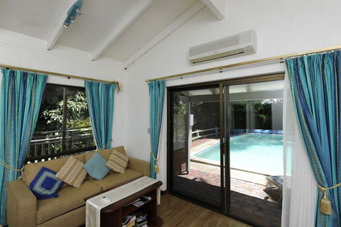 Falls Retreat B & B - Mackay Tourism 1