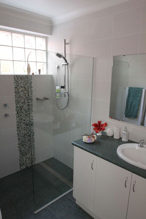 Falls Retreat B & B - Mackay Tourism 4