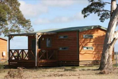 Seal Bay Cottages - Mackay Tourism 2