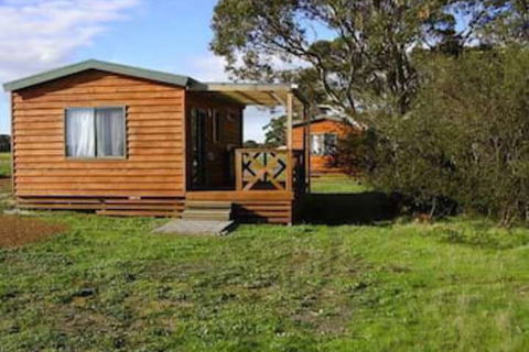 Seal Bay Cottages - Mackay Tourism 0