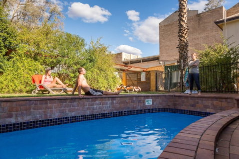 Alice Springs YHA - Hostel - Mackay Tourism 2