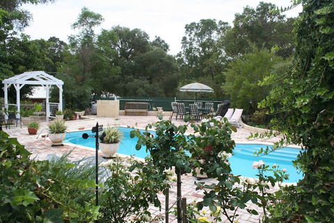 Rosebridge House Bed & Breakfast Adult Retreat - Mackay Tourism 4