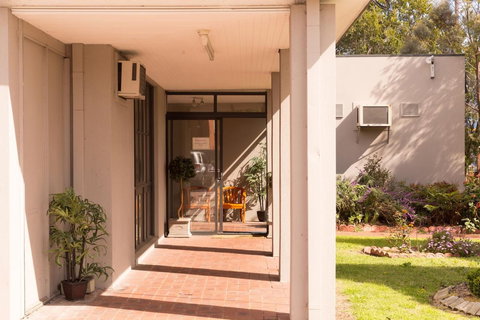 Chadstone Executive Motel - Mackay Tourism 0