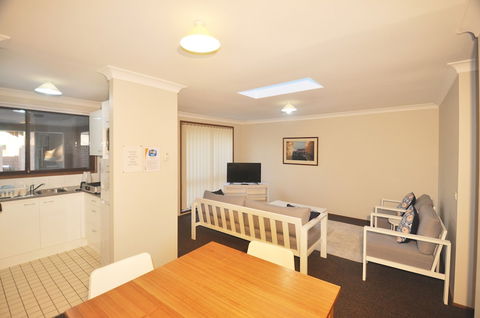 Katoomba Townhouses - Mackay Tourism 4