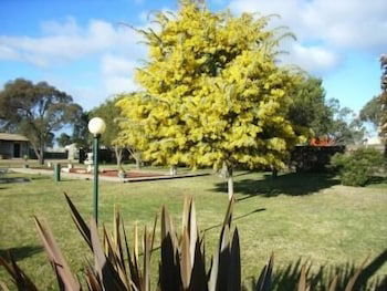 Bairnsdale Main Motel - Mackay Tourism 0
