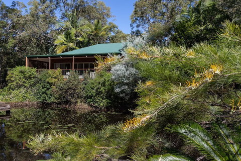 Lake Weyba Cottages - Mackay Tourism 2