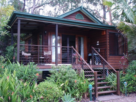 Lake Weyba Cottages - Mackay Tourism 1