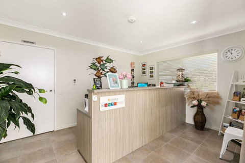 Econo Lodge Beachside - Mackay Tourism 4