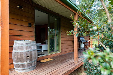 Hunter Hideaway Cottages - Mackay Tourism 5