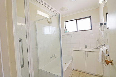 Capri Apartments - Mackay Tourism 1