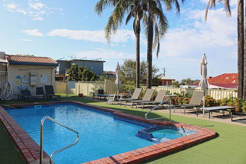 Capri Apartments - Mackay Tourism 0
