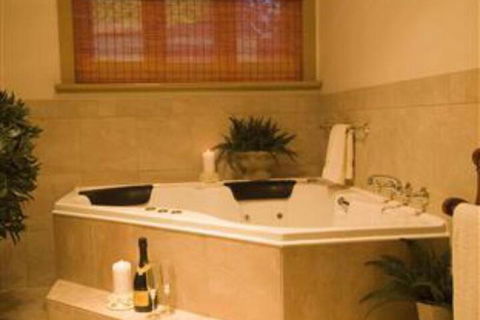 Port Willunga Cottages - Mackay Tourism 3