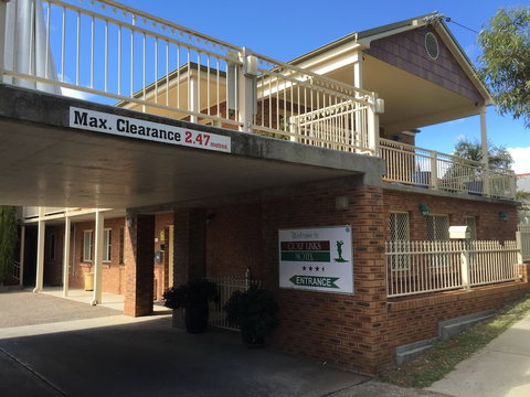 Golf Links Motel - Mackay Tourism 2