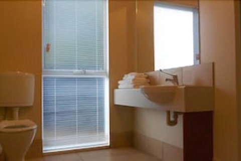 Avocados Accommodation - Mackay Tourism 3