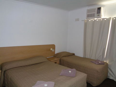 Parkway Motel - Mackay Tourism 1