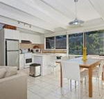 De Angelis Beach House - Mackay Tourism