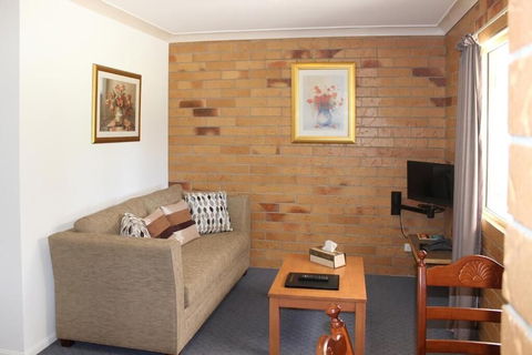 Copper Country Motor Inn & Restaurant - Mackay Tourism 4