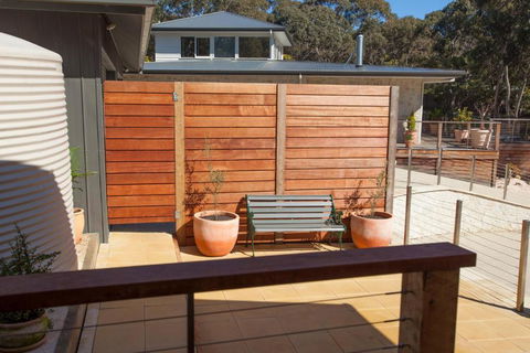 Chianti Cottages - Mackay Tourism 1