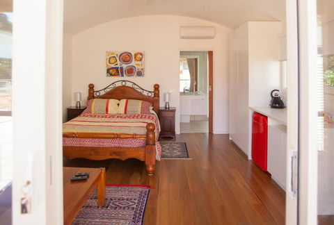 Chianti Cottages - Mackay Tourism 6