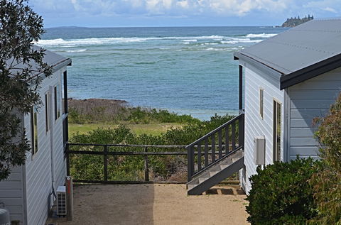 Tuross Beach Cabins & Campsites - Mackay Tourism 3