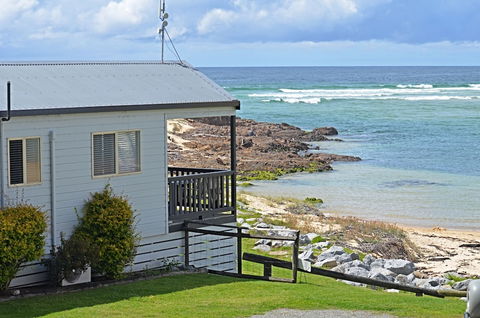 Tuross Beach Cabins & Campsites - Mackay Tourism 2